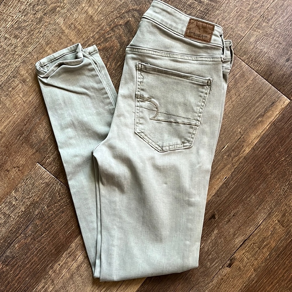American eagle olive colored skinny jeans